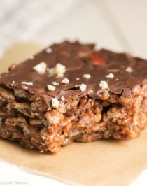 Healthy Nutella Krispy Treats recipe -- chewy, crunchy, sweet, rich, and OH SO GOOD! (refined sugar free, high protein, gluten free) -- Healthy Dessert Recipes at Desserts with Benefits