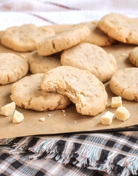 Healthy White Chocolate Macadamia Cookies - Desserts With Benefits