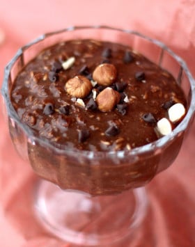 Healthy Nutella Overnight Dessert Oats recipe (sugar free, high protein, gluten free) -- Hundreds of healthy dessert recipes with sugar free, low calorie, low fat, low carb, high protein, gluten free, dairy free, vegan, and raw options can be found at the Desserts With Benefits Blog (www.DessertsWithBenefits.com)