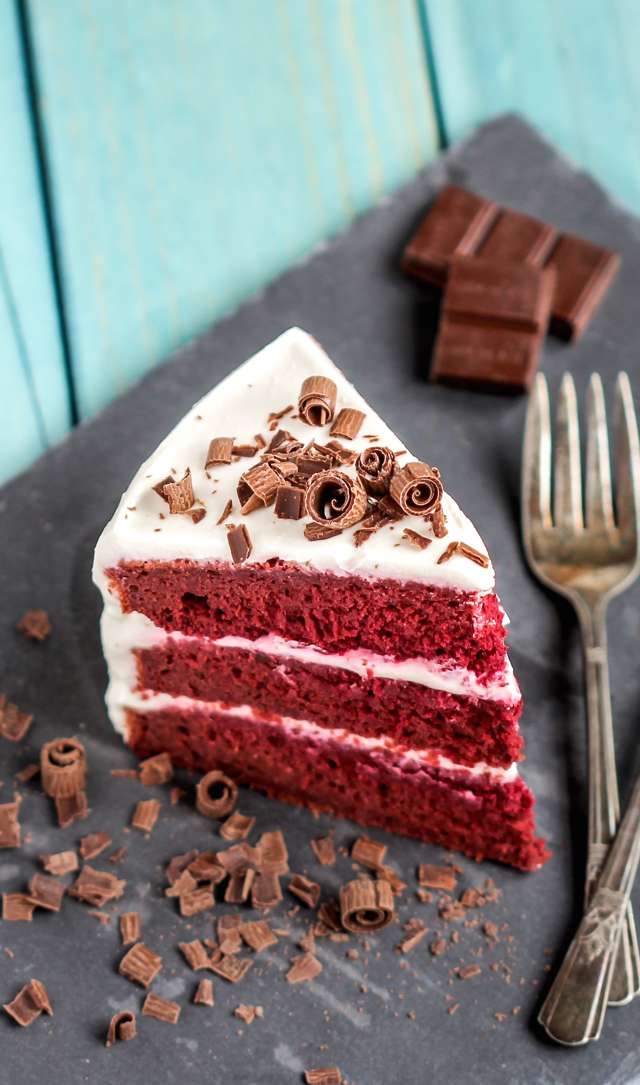 Red velvet poke cake - Easy red velvet poke cake recipe