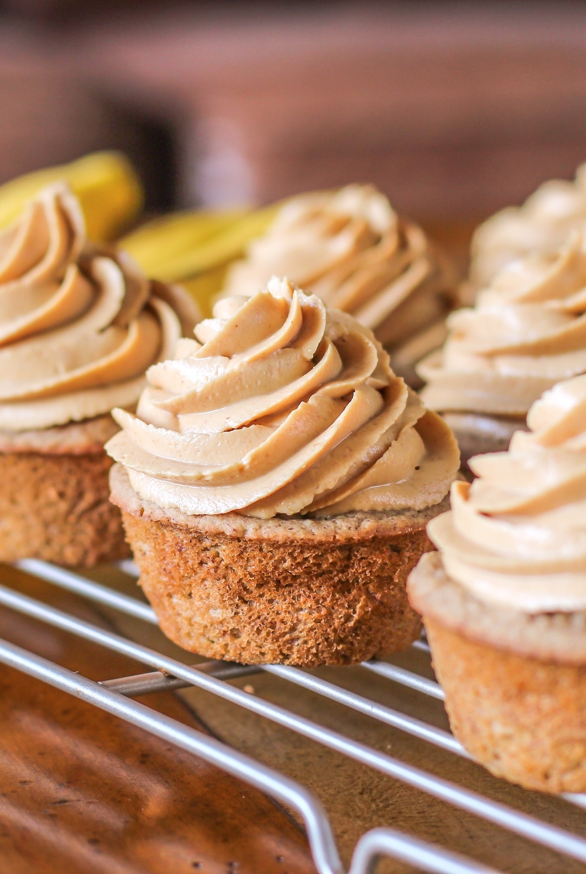 Healthy Banana Cupcakes with Peanut Butter Frosting recipe (refined sugar free, high protein, high fiber, gluten free, dairy free, vegan) - Healthy Dessert Recipes at Desserts with Benefits