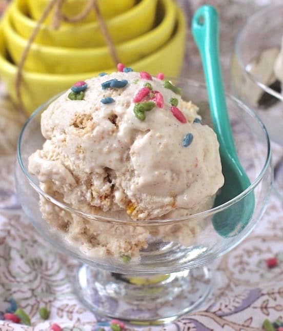 Healthy Funfetti Cake Frozen Yogurt | Desserts With Benefits Blog