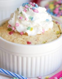 Healthy Single-Serving Funfetti Microwave Cake (all natural, sugar free, low fat, high protein, high fiber and gluten free, with vegan option!) - Healthy Dessert Recipes at Desserts with Benefits