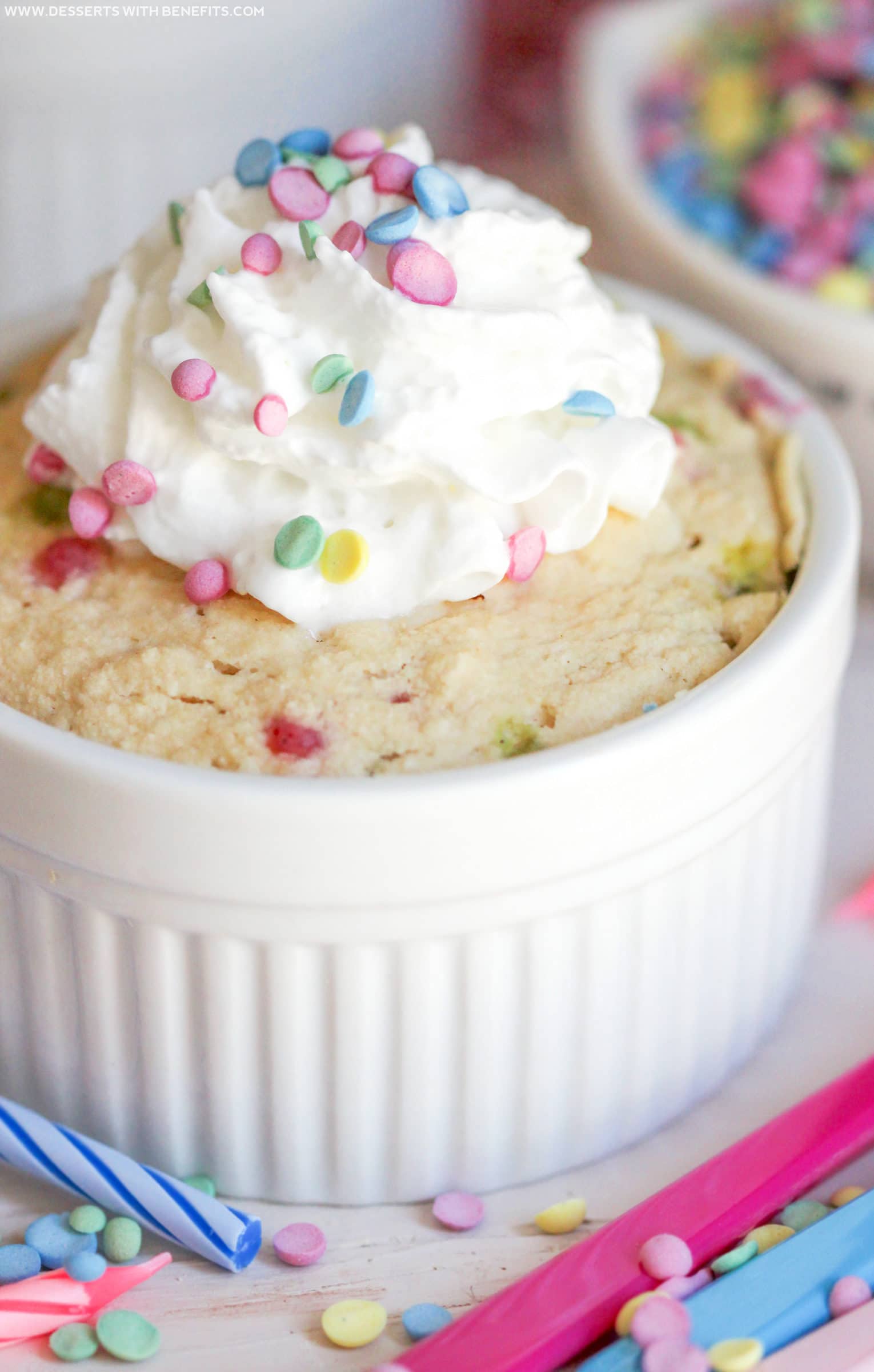 Healthy Single-Serving Funfetti Microwave Cake (all natural, sugar free, low fat, high protein, high fiber and gluten free, with vegan option!) - Healthy Dessert Recipes at Desserts with Benefits