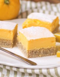 Healthy Lemon Bars (sugar free, gluten free, low fat, high protein)