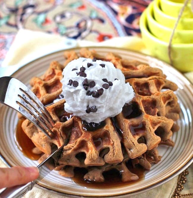 Healthy Quinoa Protein Waffles! These waffles are super soft and fluffy, yet refined sugar free, gluten free, and high protein!