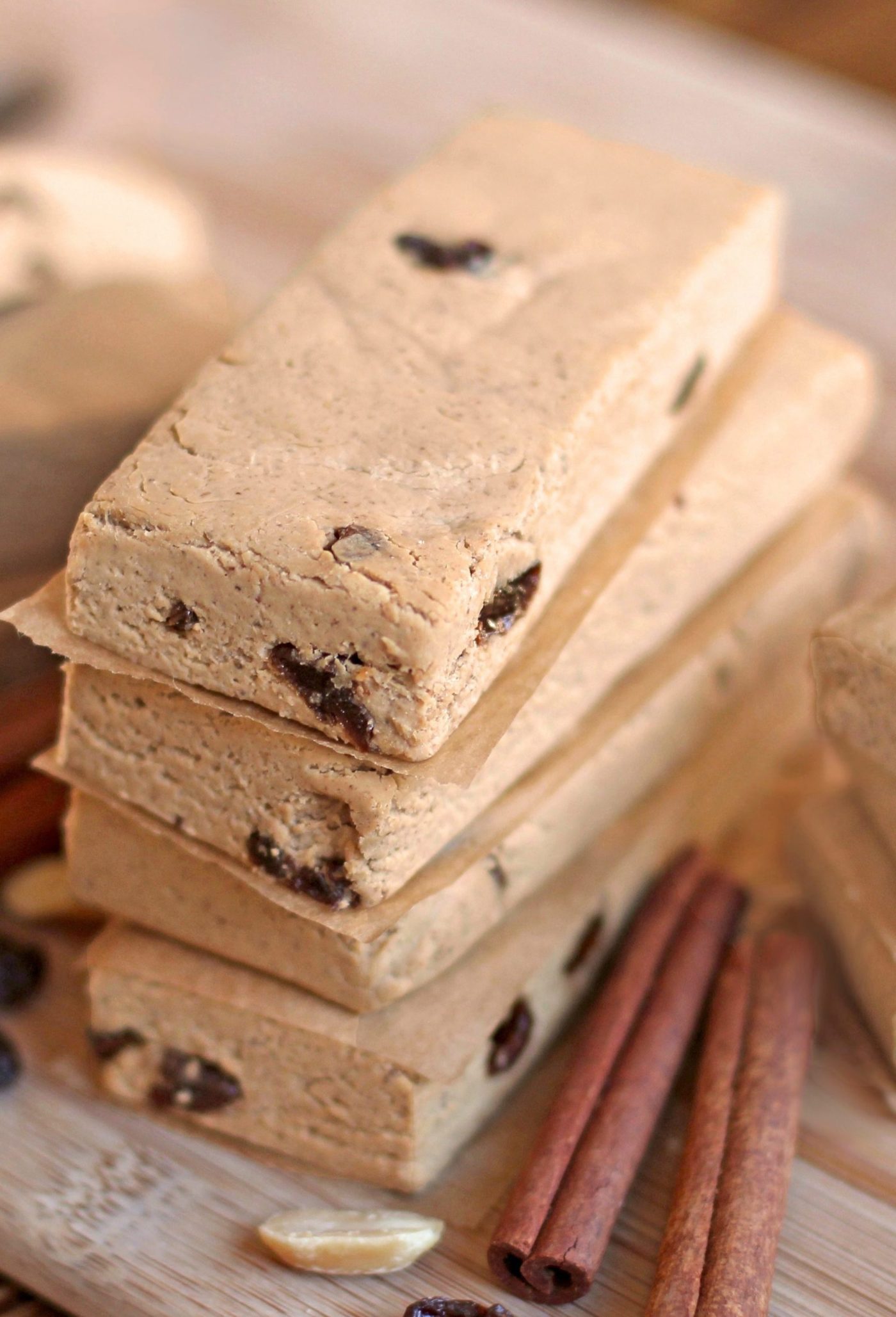 Healthy Homemade Cinnamon Raisin Peanut Butter Protein Bars Recipe