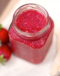 Healthy Homemade Strawberry Jam (sugar free, fat free and no cooking required) - Healthy Dessert Recipes at Desserts with Benefits