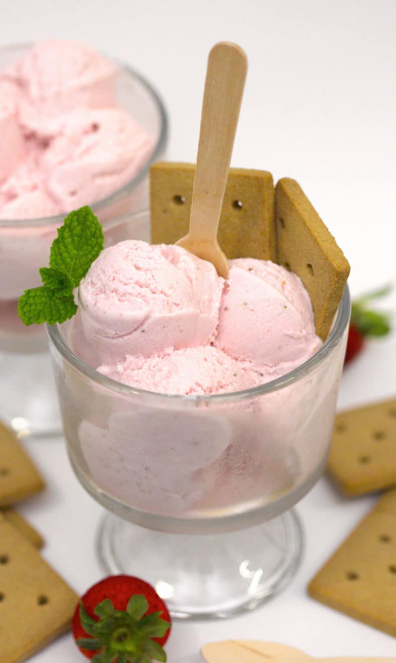 Healthy Strawberries and Cream Ice Cream (sugar free, low fat, low carb, high protein) - Desserts with Benefits
