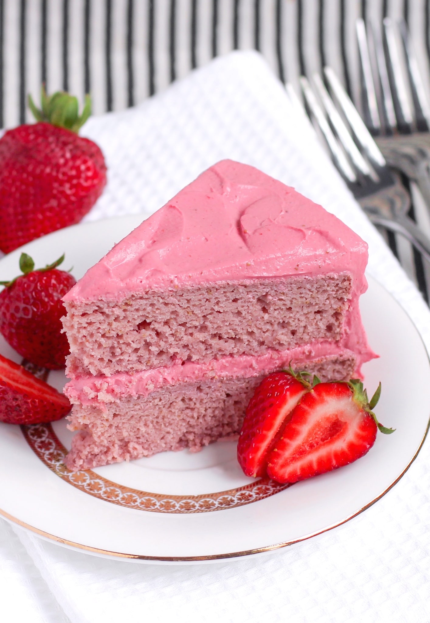 Healthy Strawberry Cake With Strawberry Frosting Sugar Free Gluten Free