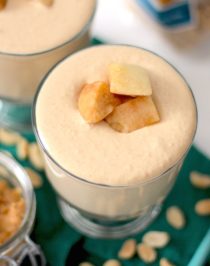 Healthy Peanut Butter Apple Yogurt Dip (sugar free, low carb, low fat, high protein) - Healthy Dessert Recipes at Desserts with Benefits