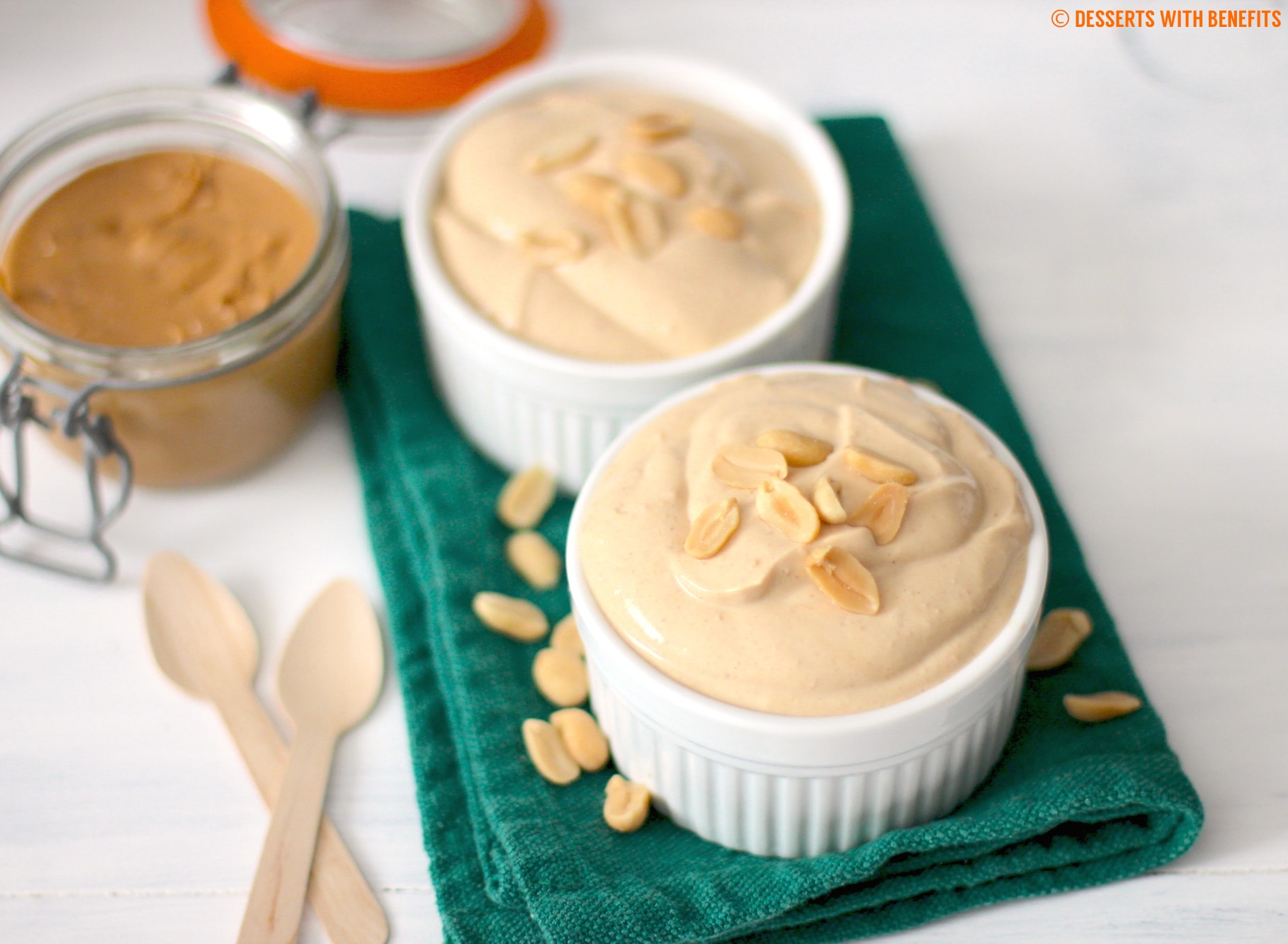 Healthy Peanut Butter Yogurt Dip (low fat/low carb/high protein)