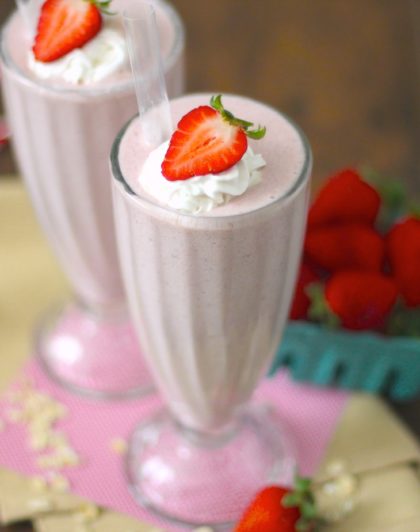 Healthy Strawberry Shortcake Milkshake Recipe | gluten free, sugar free