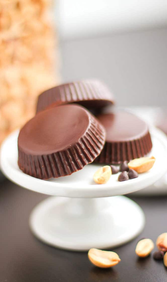 Healthy Homemade Peanut Butter Cups recipe - Healthy Dessert Recipes at the Desserts With Benefits Blog (www.DessertsWithBenefits.com)