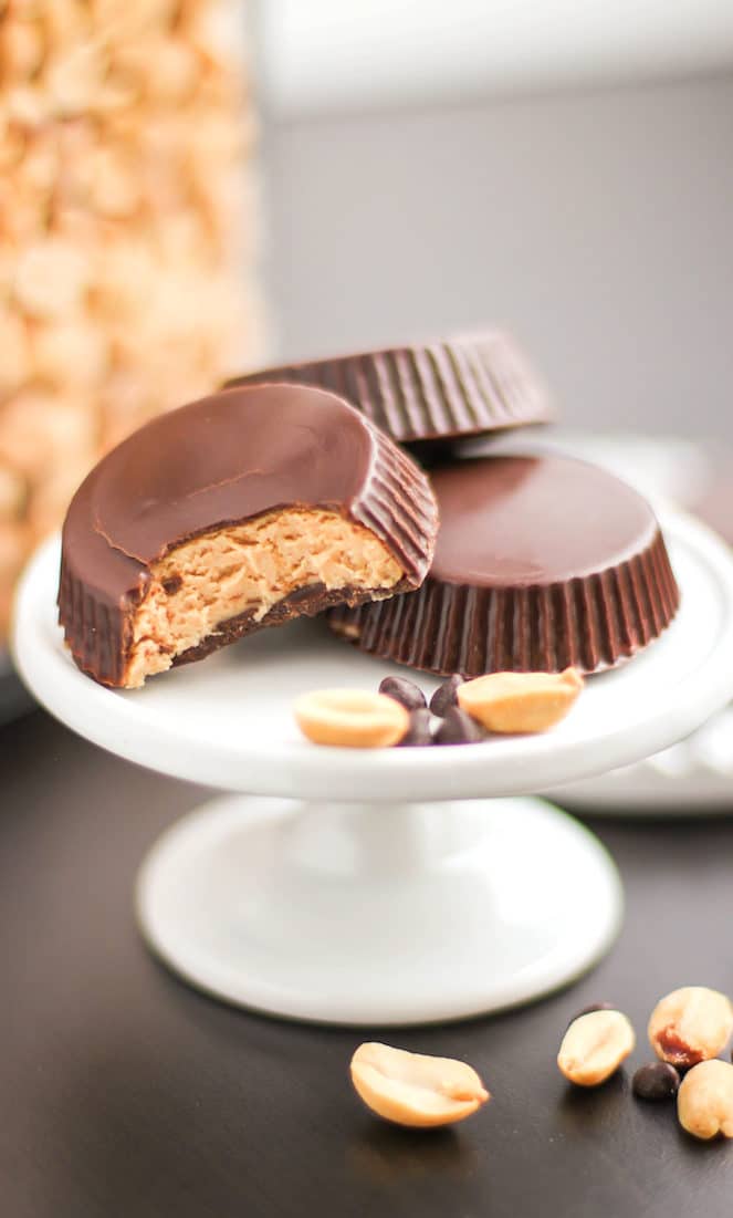 Healthy Homemade Peanut Butter Cups recipe - Healthy Dessert Recipes at the Desserts With Benefits Blog (www.DessertsWithBenefits.com)