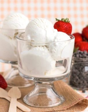 Healthy Vanilla Bean Greek Frozen Yogurt recipe - Healthy Dessert Recipes at Desserts with Benefits