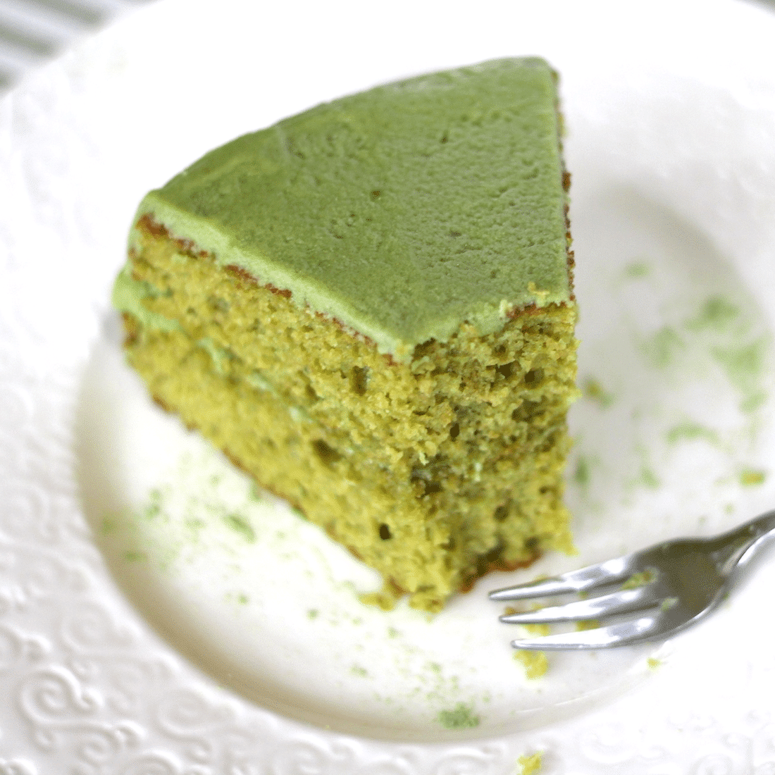 Healthy Matcha Green Tea Cake recipe (whole wheat, high protein) - Desserts with Benefits