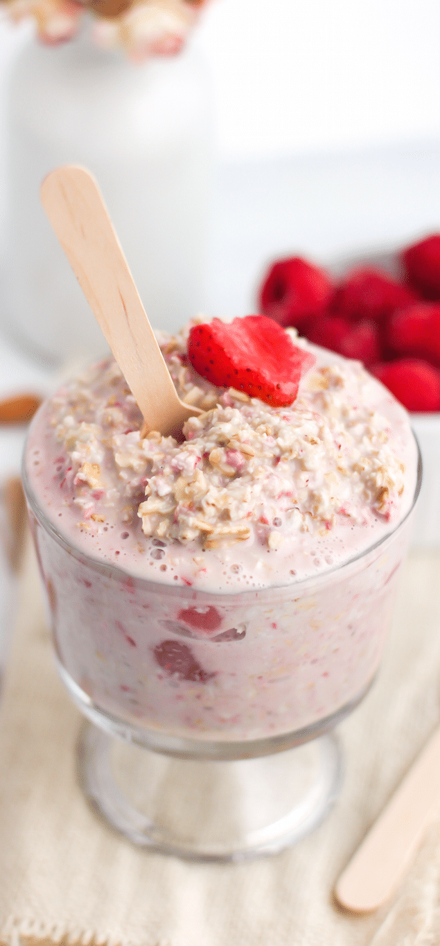 Healthy Strawberry Shortcake Overnight Dessert Oats (refined sugar free, low fat, gluten free, vegan) - Desserts with Benefits