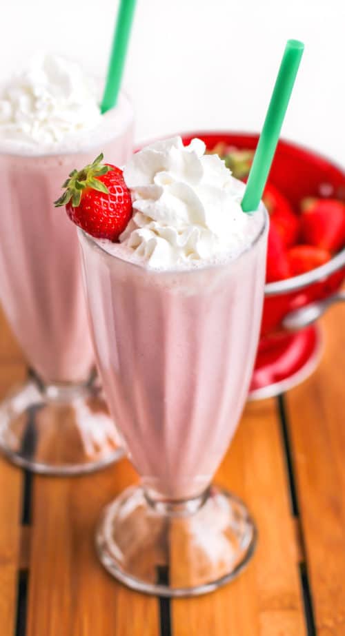 Healthy Homemade Strawberry Frappuccinos | sugar free, high protein