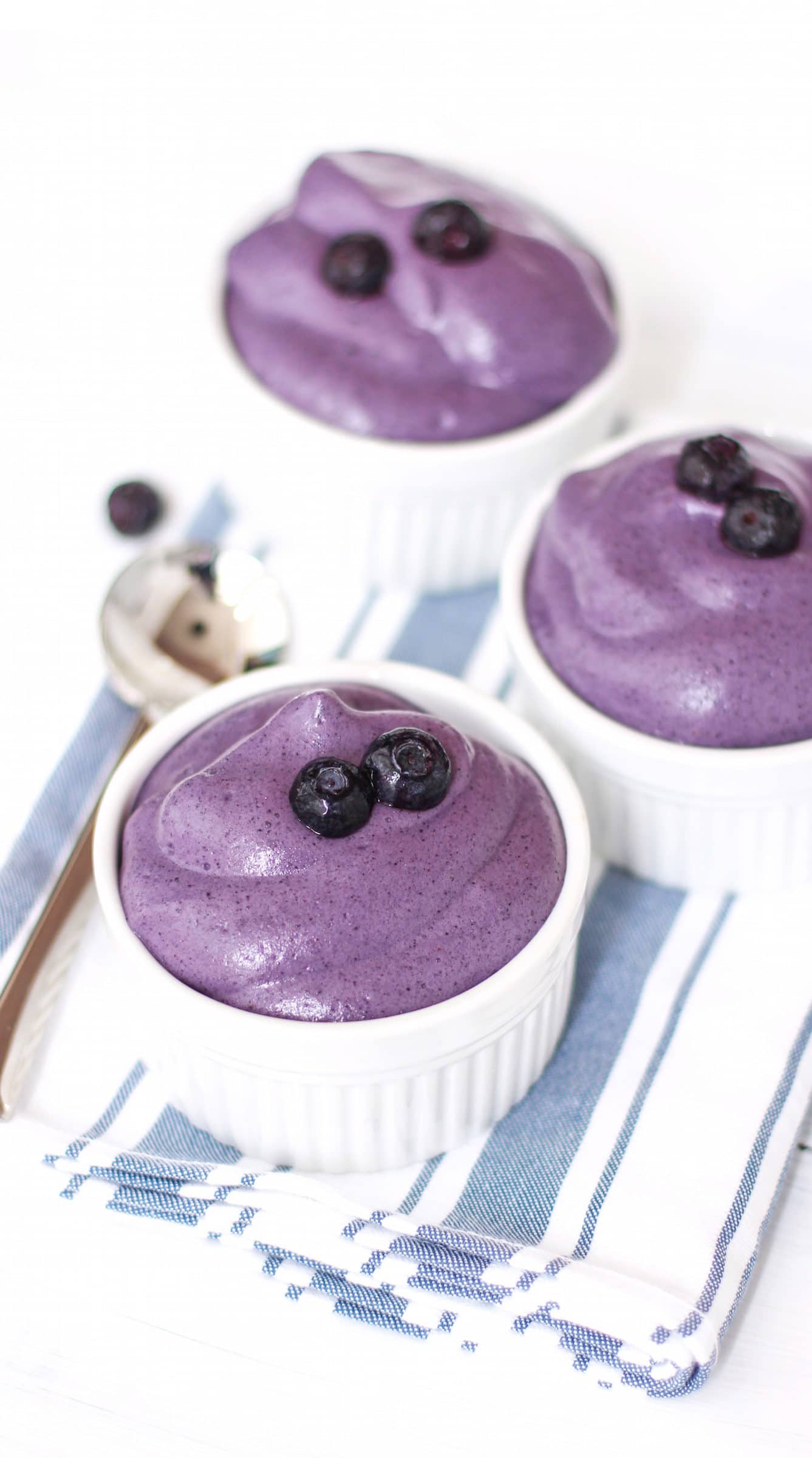 Healthy Blueberry Whipped Cream (refined sugar free, low carb, low fat, high protein, gluten free) - Healthy Dessert Recipes at Desserts with Benefits