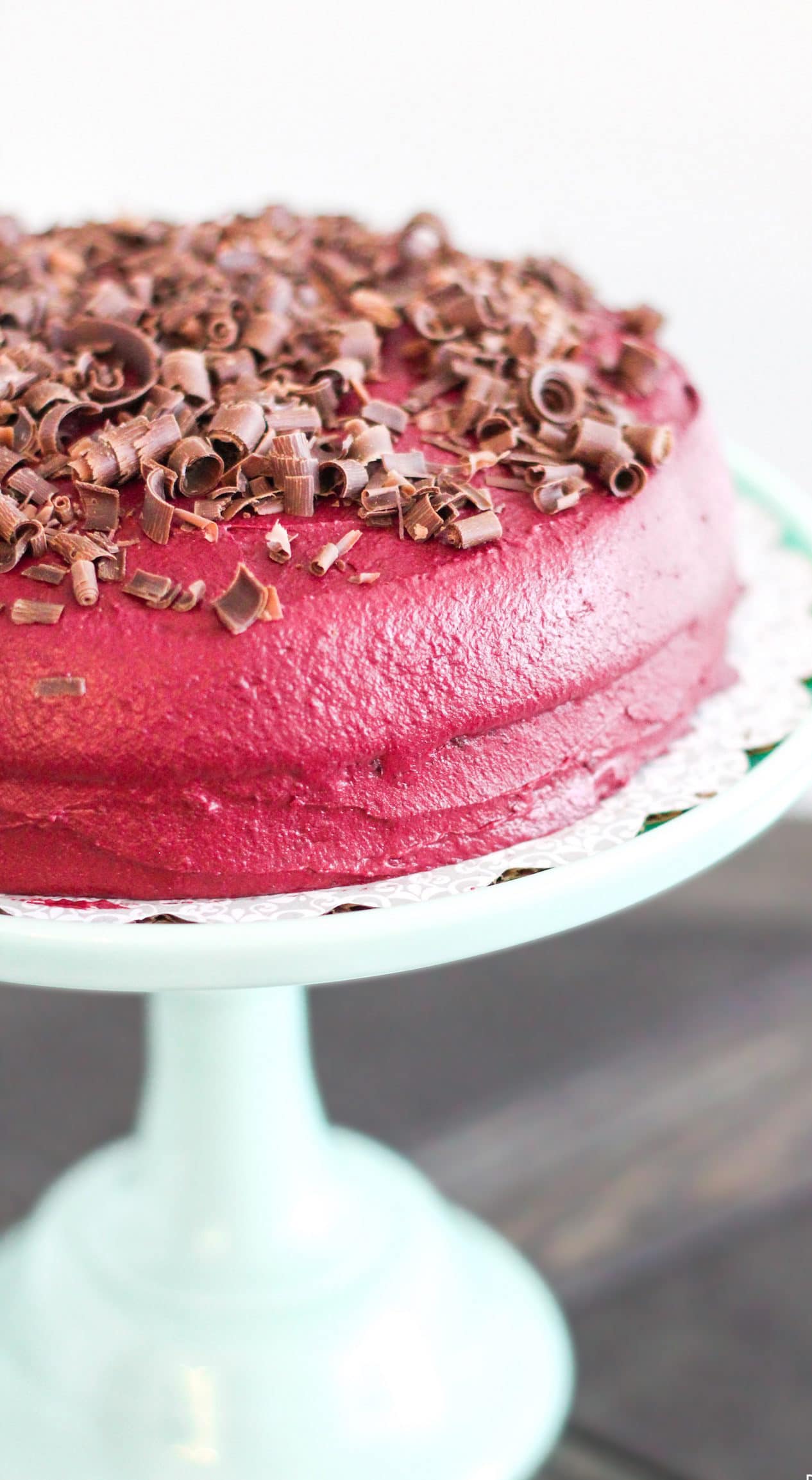 Healthy Devil’s Food Cake with Red Velvet Frosting (refined sugar free, low carb, high protein, high fiber, gluten free, dairy free, paleo) - Healthy Dessert Recipes at Desserts with Benefits