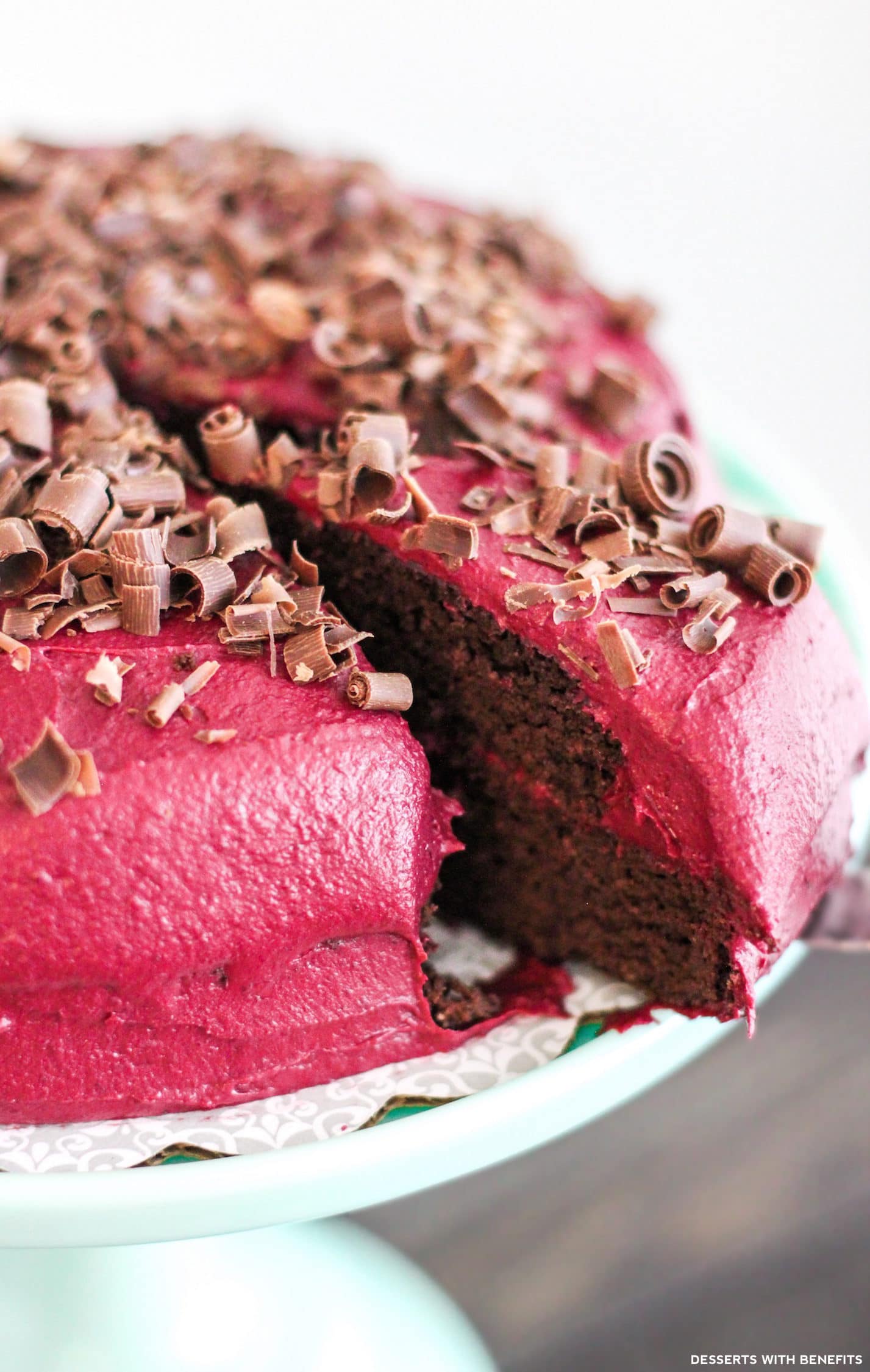 Healthy Devil’s Food Cake with Red Velvet Frosting (refined sugar free, low carb, high protein, high fiber, gluten free, dairy free, paleo) - Healthy Dessert Recipes at Desserts with Benefits