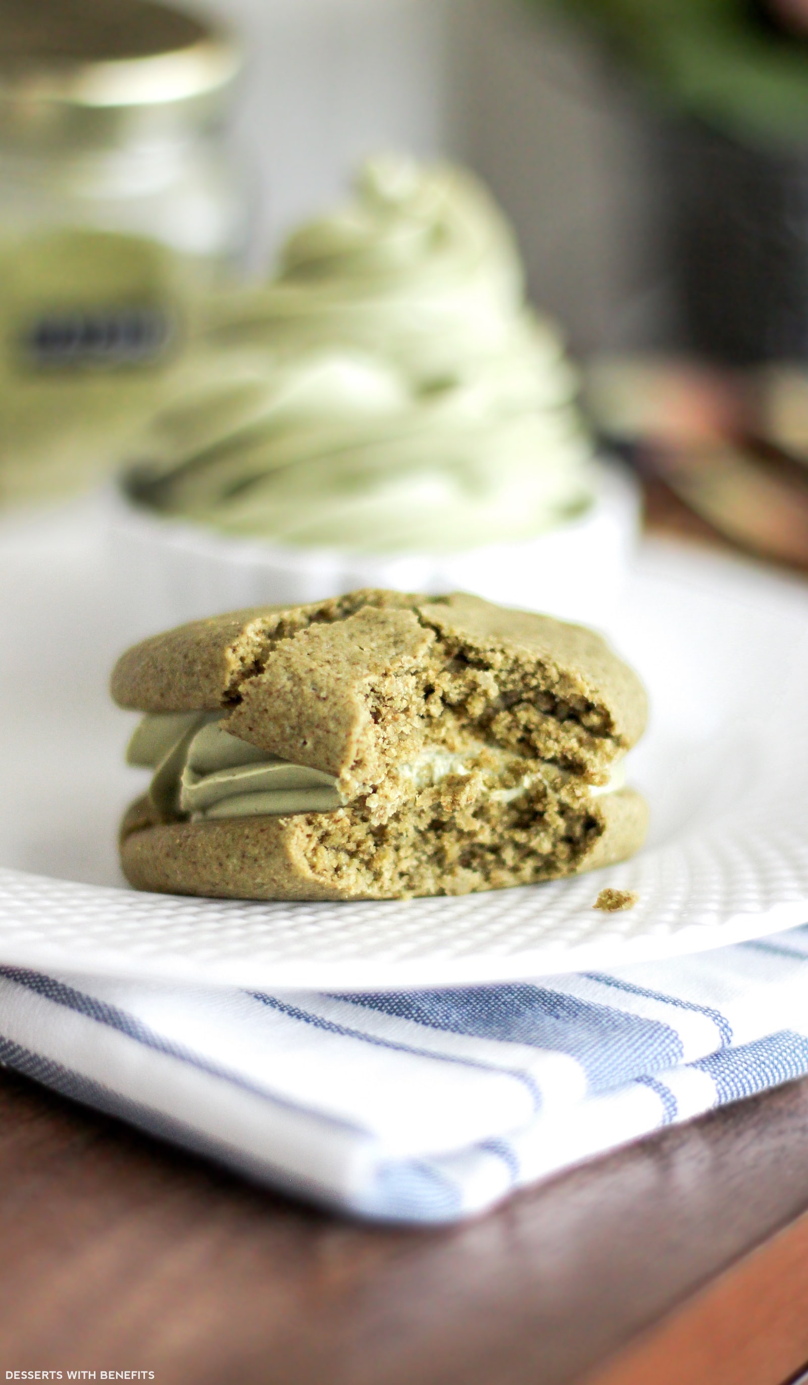 Healthy Matcha Green Tea Cream Cheese Spread (refined sugar free, low carb, gluten free) - Healthy Dessert Recipes at Desserts with Benefits