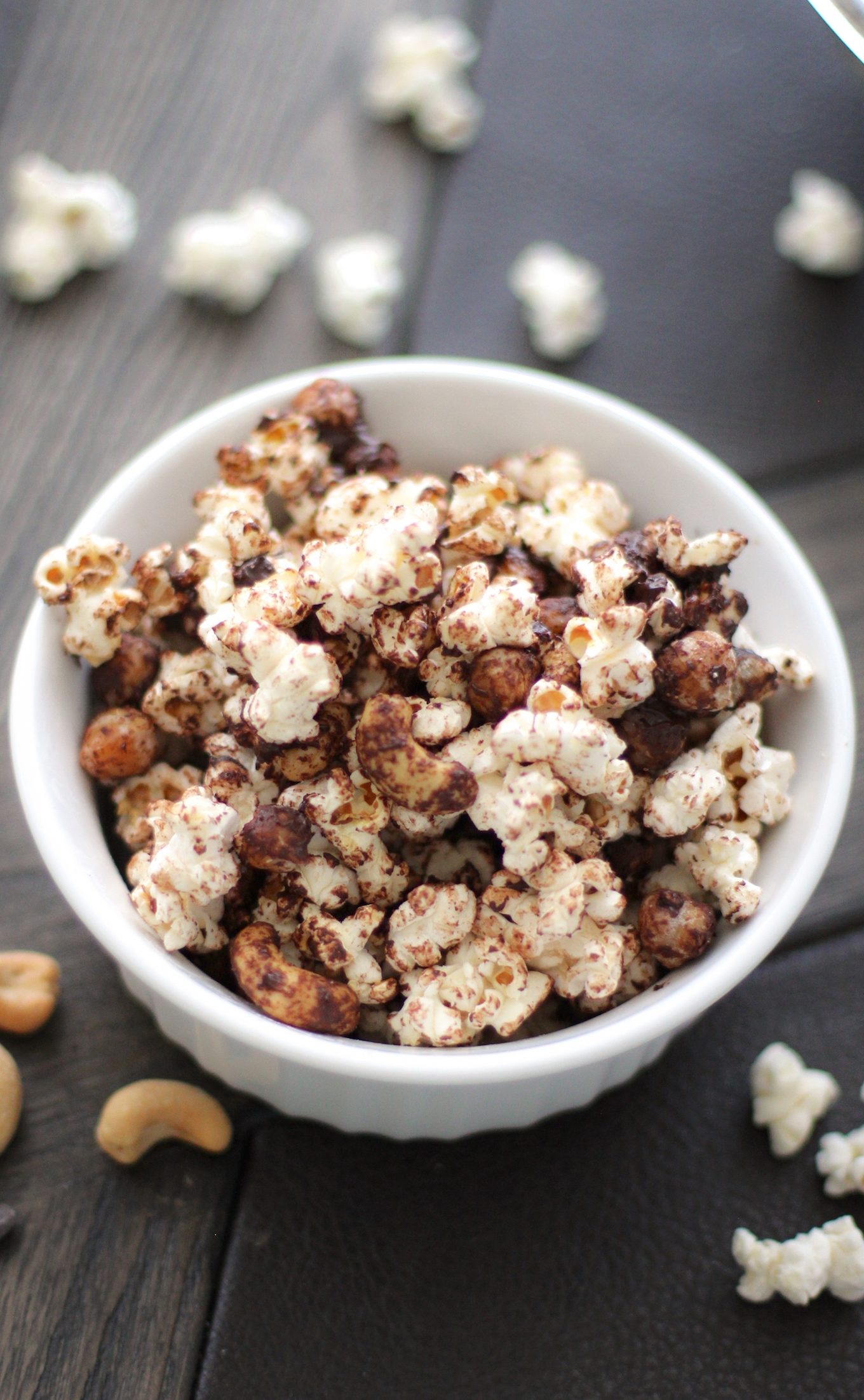 Healthy Chocolate Cashew Popcorn – the Perfect Snack for Game Day! (sugar free, low fat, high protein, high fiber, gluten free, dairy free, vegan) - Healthy Dessert Recipes at Desserts with Benefits