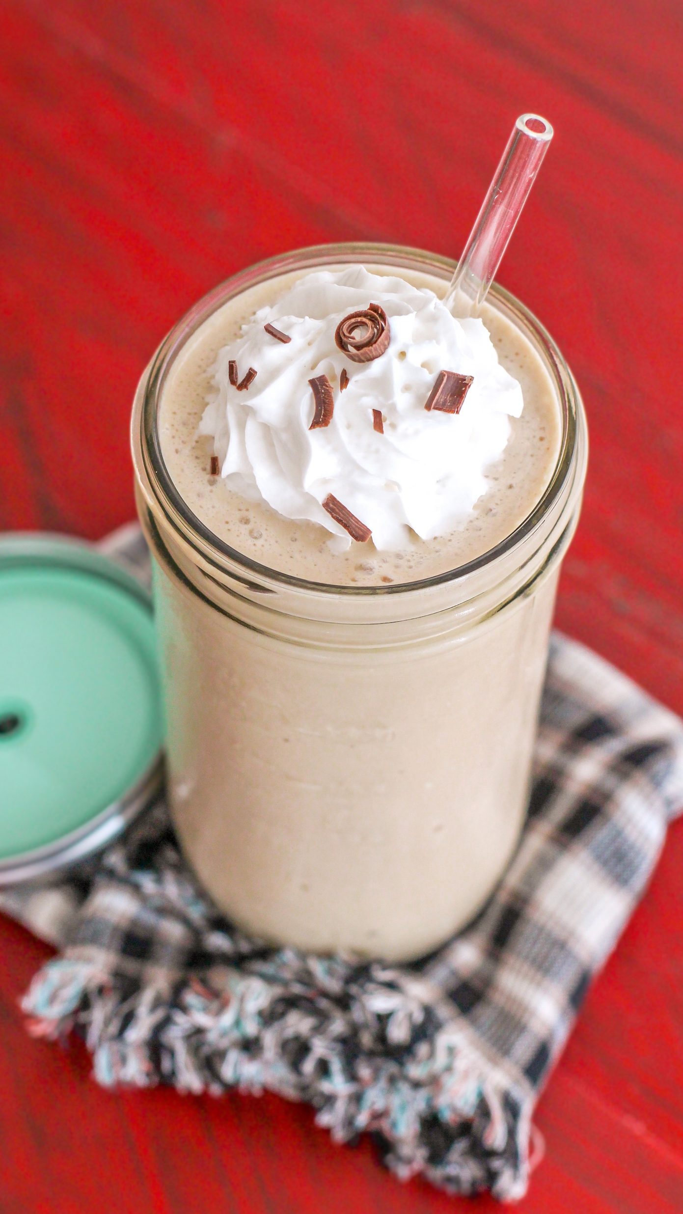 Healthy Iced Coffee Milkshake (sugar free, low carb, low fat, high protein) - Healthy Dessert Recipes at Desserts with Benefits