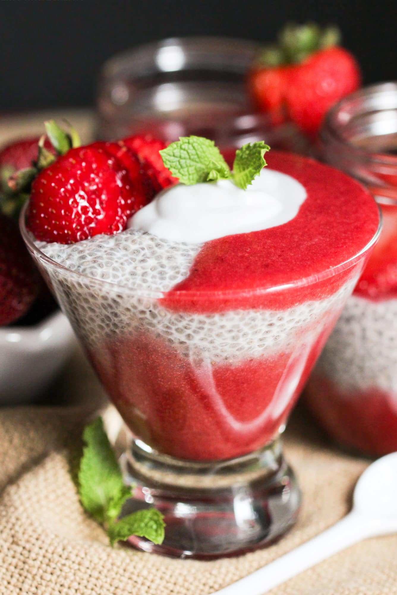 Healthy Strawberry Vanilla Chia Seed Pudding (refined sugar free, low fat, low calorie, high fiber, gluten free, dairy free, vegan) - Healthy Dessert Recipes at Desserts with Benefits