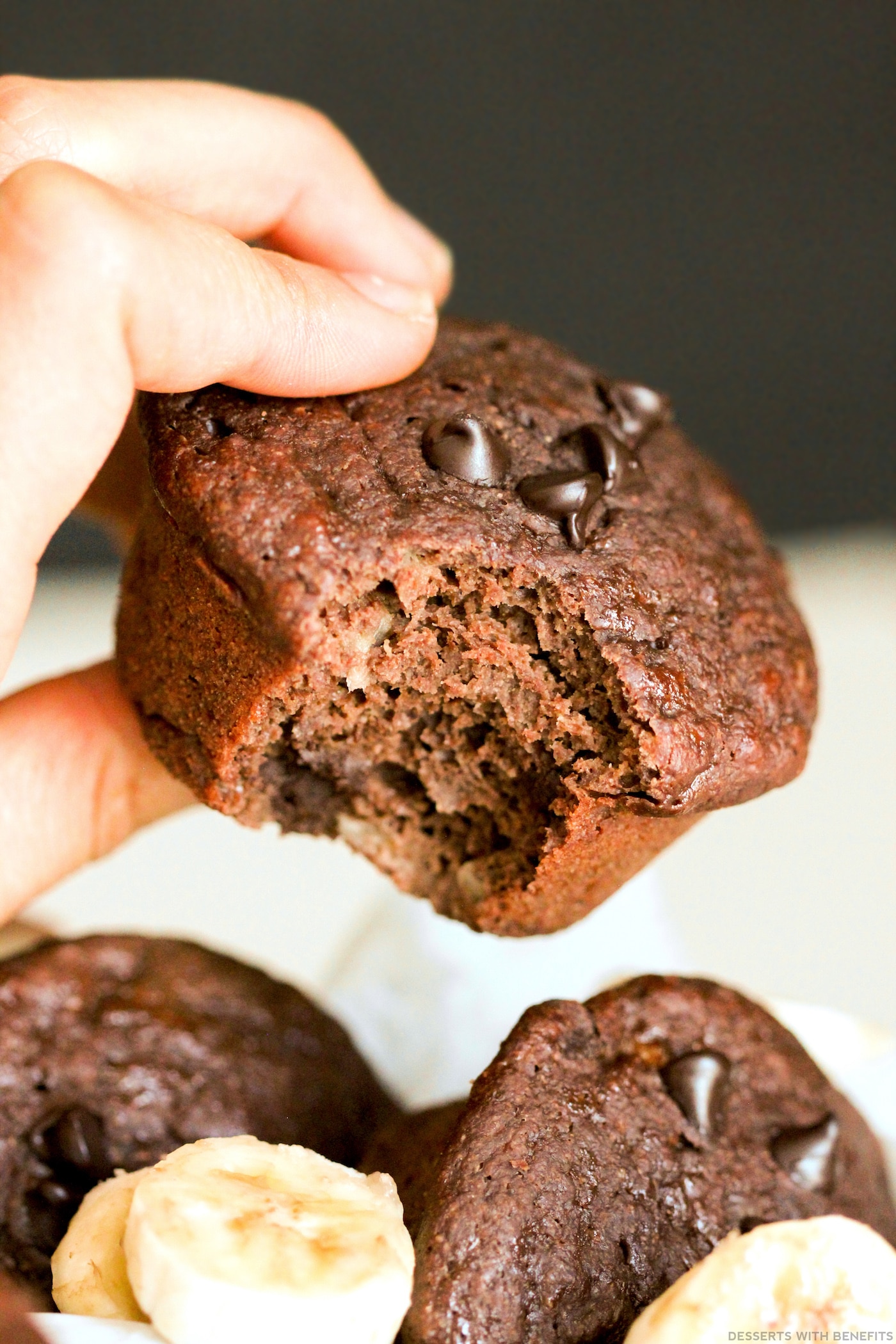 Healthy Chocolate Banana Muffins (refined sugar free, low fat, high fiber) - Healthy Dessert Recipes at Desserts with Benefits