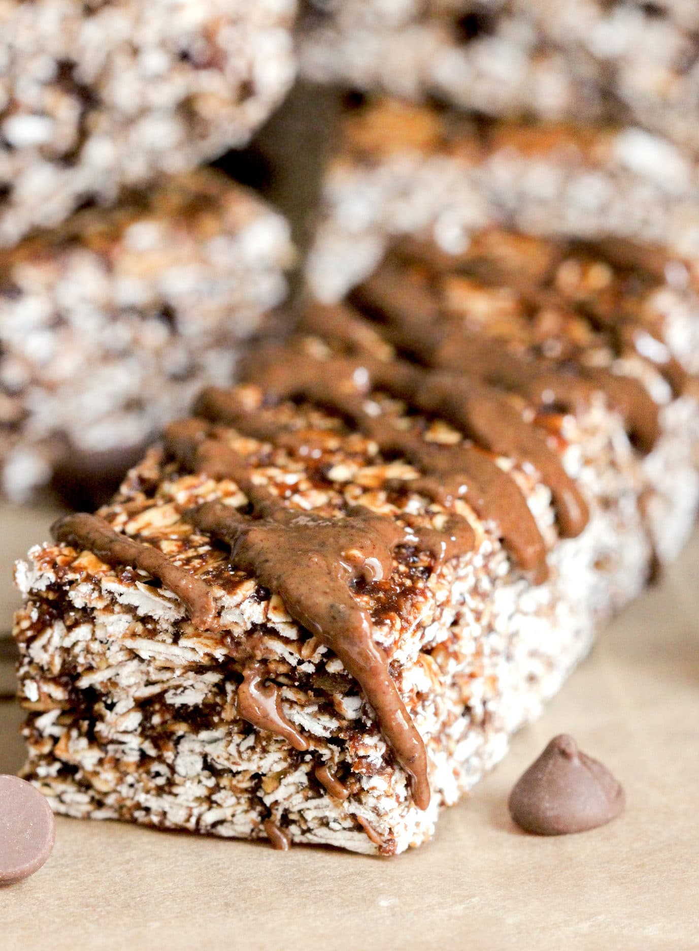 Healthy No-Bake Nutella Granola Bars (refined sugar free, high protein, high fiber, gluten free) - Healthy Dessert Recipes at Desserts with Benefits