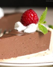 Guilt-Free French Silk Pie recipe – incredibly rich and chocolatey, sweet and creamy, and ultimately satisfying! You’d never know it’s all natural and low in sugar -- Healthy Dessert Recipes at Desserts with Benefits