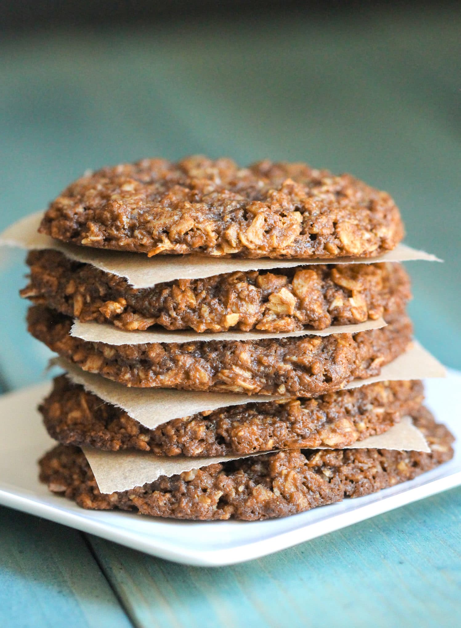 Healthy Chewy Peanut Butter Oatmeal Cookies recipe! These secretly guilt-free cookies are refined sugar free, gluten free, dairy free, eggless, and vegan, but you would never ever EVER suspect it! Healthy Dessert Recipes at Desserts with Benefits