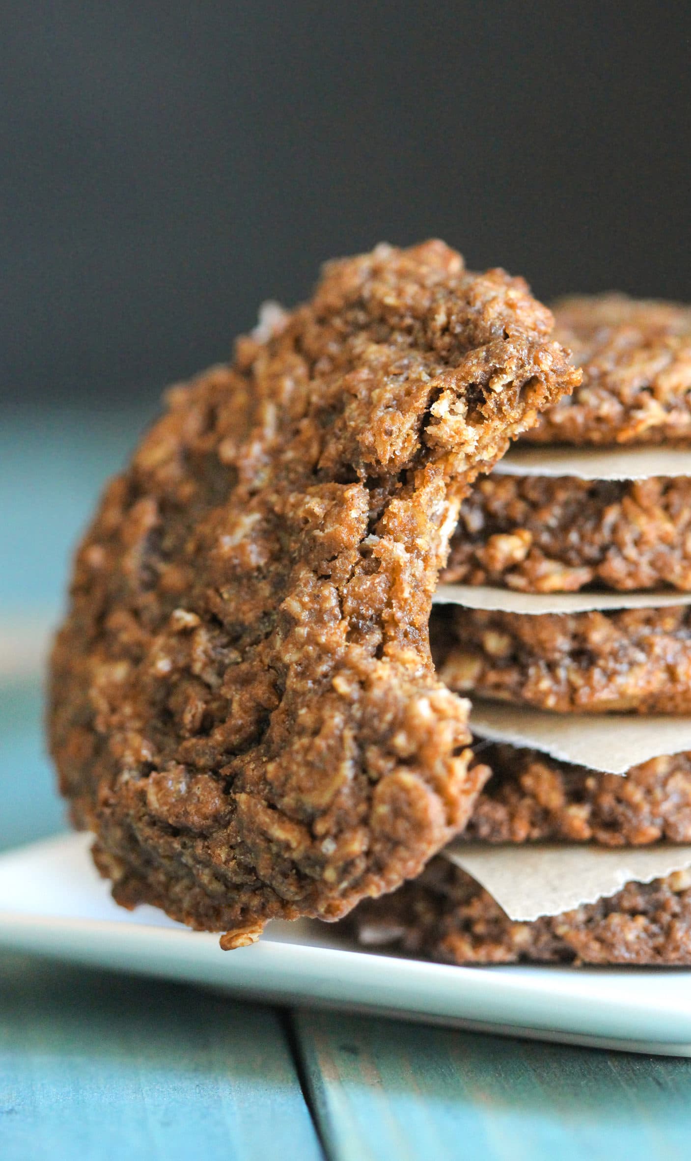 Healthy Chewy Peanut Butter Oatmeal Cookies recipe! These secretly guilt-free cookies are refined sugar free, gluten free, dairy free, eggless, and vegan, but you would never ever EVER suspect it! Healthy Dessert Recipes at Desserts with Benefits