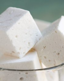 This recipe for Healthy Homemade Sugar-Free Marshmallows is SUPER fun to make and requires just 6 ingredients! You’d never know that these fluffy, sweet marshmallows are all natural, sugar free, low carb, fat free, eggless, and gluten free -- Healthy Dessert Recipes at Desserts with Benefits