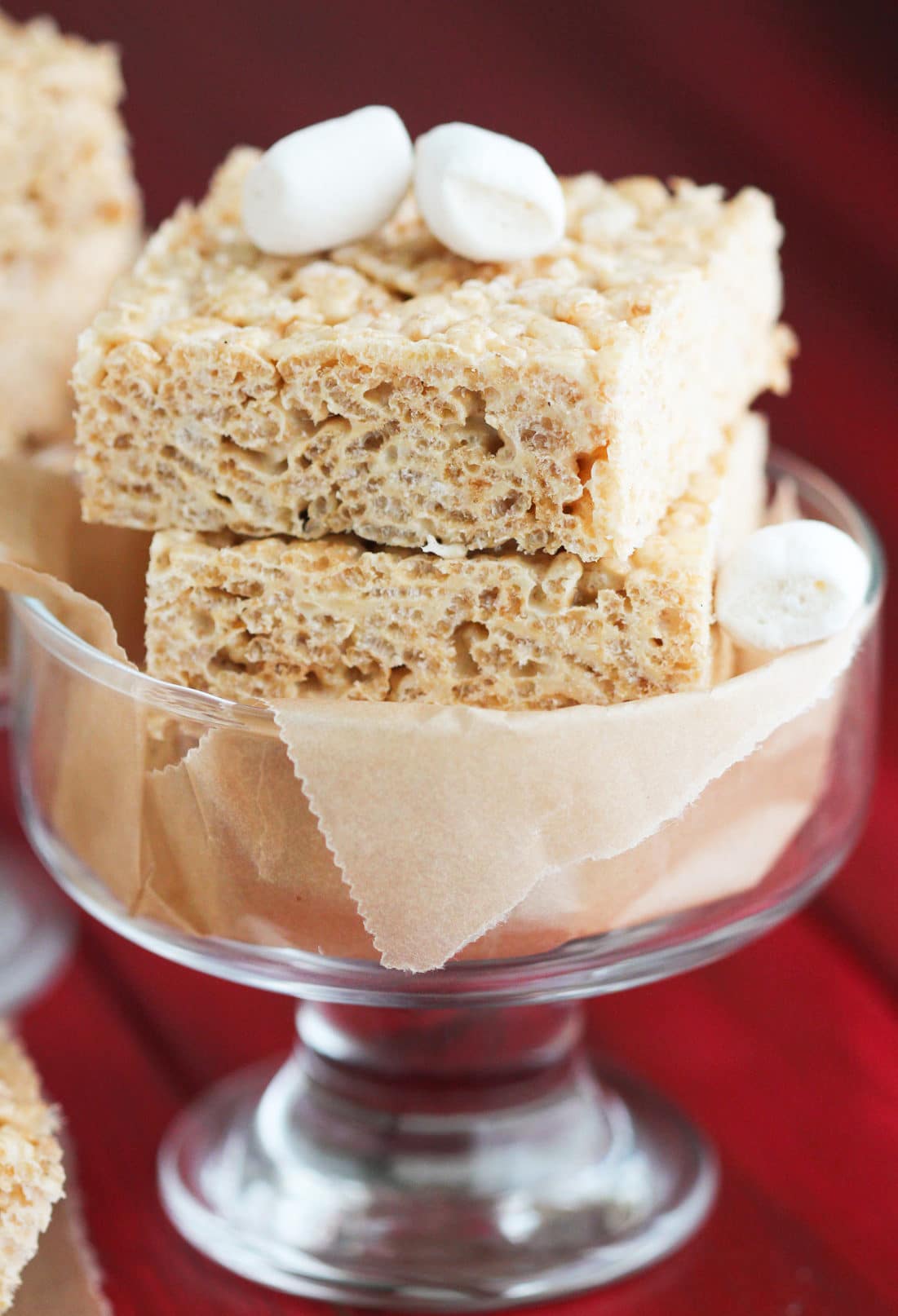 Simple, quick, and easy Healthy Protein Krispy Treats recipe – only 4 ingredients needed to make these chewy and crunchy (all natural, low fat, refined sugar free, and gluten free) treats! Healthy Dessert Recipes at Desserts with Benefits