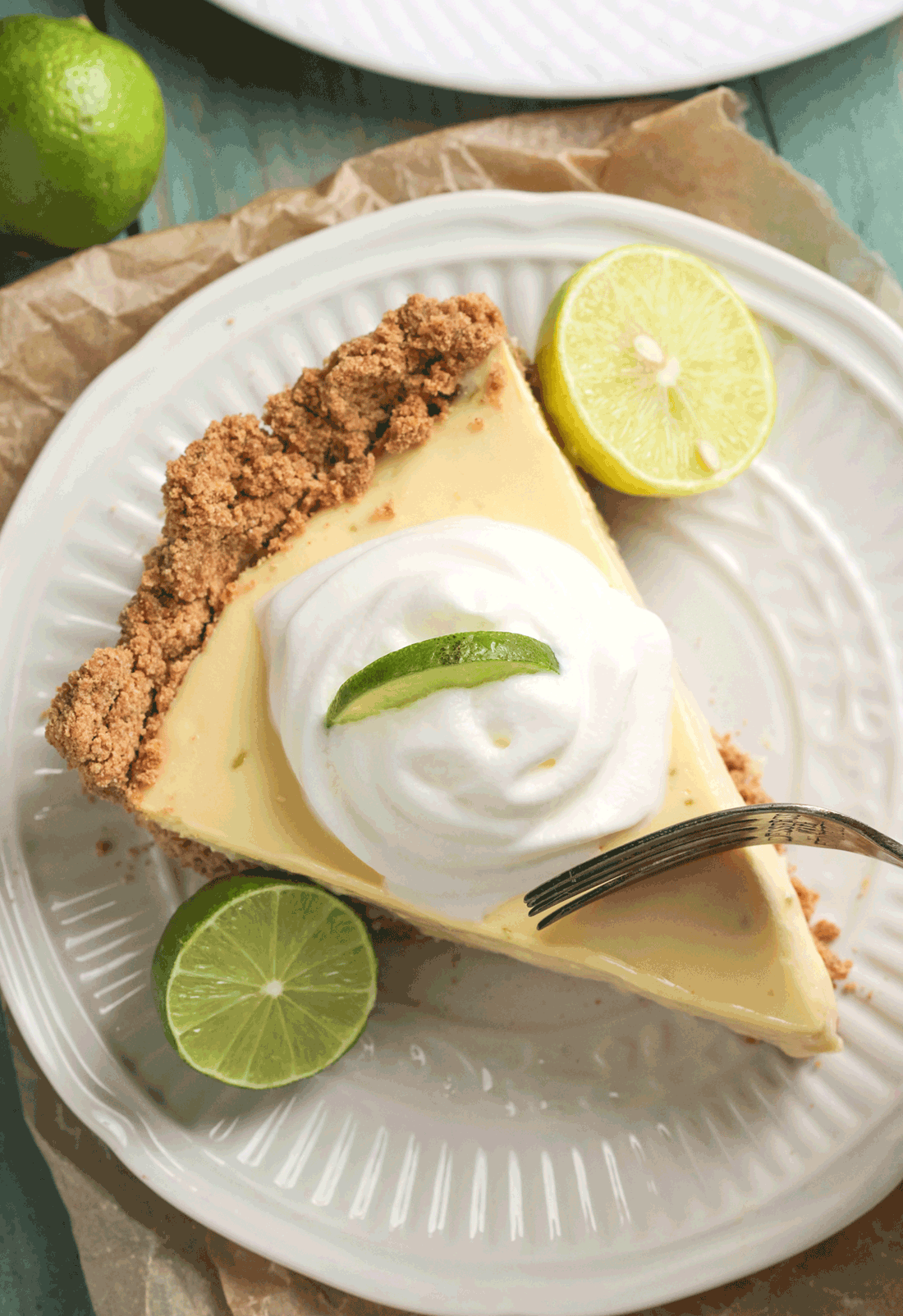 Ever dreamt of a Healthy Key Lime Pie without the healthy taste? Your prayers have been answered! It's got the perfect combination of tart and sweet, rich and creamy, and healthy and delicious! -- Healthy Dessert Recipes with sugar free, low calorie, low fat, high protein, gluten free, dairy free, and vegan options at the Desserts With Benefits Blog (www.DessertsWithBenefits.com)