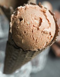 This Healthy Ferrero Rocher Ice Cream is so creamy, sweet, chocolatey, and hazelnutty, you’ll fall in love! It’s studded with chopped hazelnuts for that classic Ferrero Rocher flavor without the added sugar and artificial ingredients. This ice cream sure doesn't taste sugar free, low carb, high protein, and gluten free! -- Healthy Dessert Recipes with low calorie, low fat, gluten free, dairy free, and vegan options at the Desserts With Benefits Blog (www.DessertsWithBenefits.com)