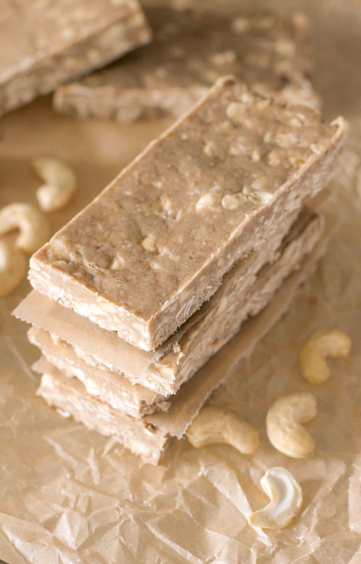 healthy no-bake ginger cashew cookie bars