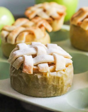 Looking for a unique apple pie recipe? No need for fancy pie dishes here, all you need are the apples themselves! These Healthy Apple Pies are served IN THE APPLE! They’re so adorable and creative, you’ll be sure to WOW everyone you serve these to. And the kicker? They’re low fat and vegan with no sugar added. Healthy Dessert Recipes at the Desserts With Benefits Blog (www.DessertsWithBenefits.com)