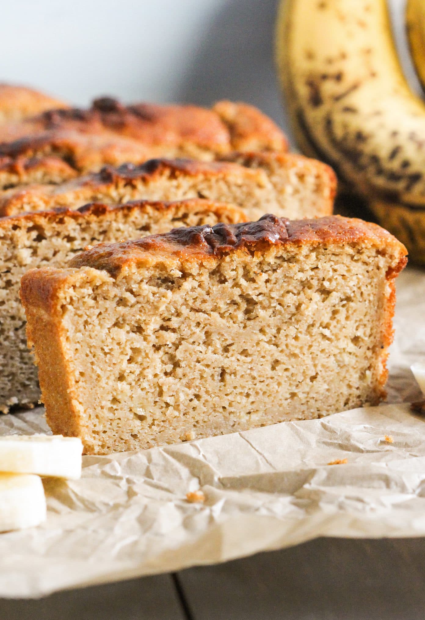 HEALTHY Banana Bread Pound Cake! This moist, buttery, and sweet cake is refined sugar free, low fat, high protein, and 100% whole grain! It tastes like it's from a bakery. A thick slice has just 190 calories and 5g of fat, plus 8g of protein and 3g of fiber, with no butter or white sugar in sight! Healthy Dessert Recipes with low calorie, low carb, gluten free, dairy free, and vegan options at the Desserts With Benefits Blog (www.DessertsWithBenefits.com)