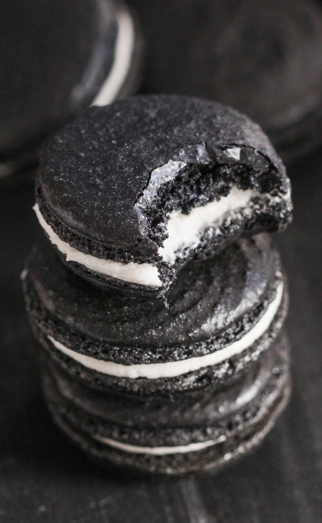 How to make GOTHIC MACARONS infused with chocolate and a secret ingredient! These Healthy Black Velvet French Macarons are just as sweet and delicious as your typical macarons, except these are all natural (no artificial food dyes), low fat, gluten free, and made without the bleached white sugar. PERFECT for Halloween! Healthy Dessert Recipes at the Desserts With Benefits Blog (www.DessertsWithBenefits.com)