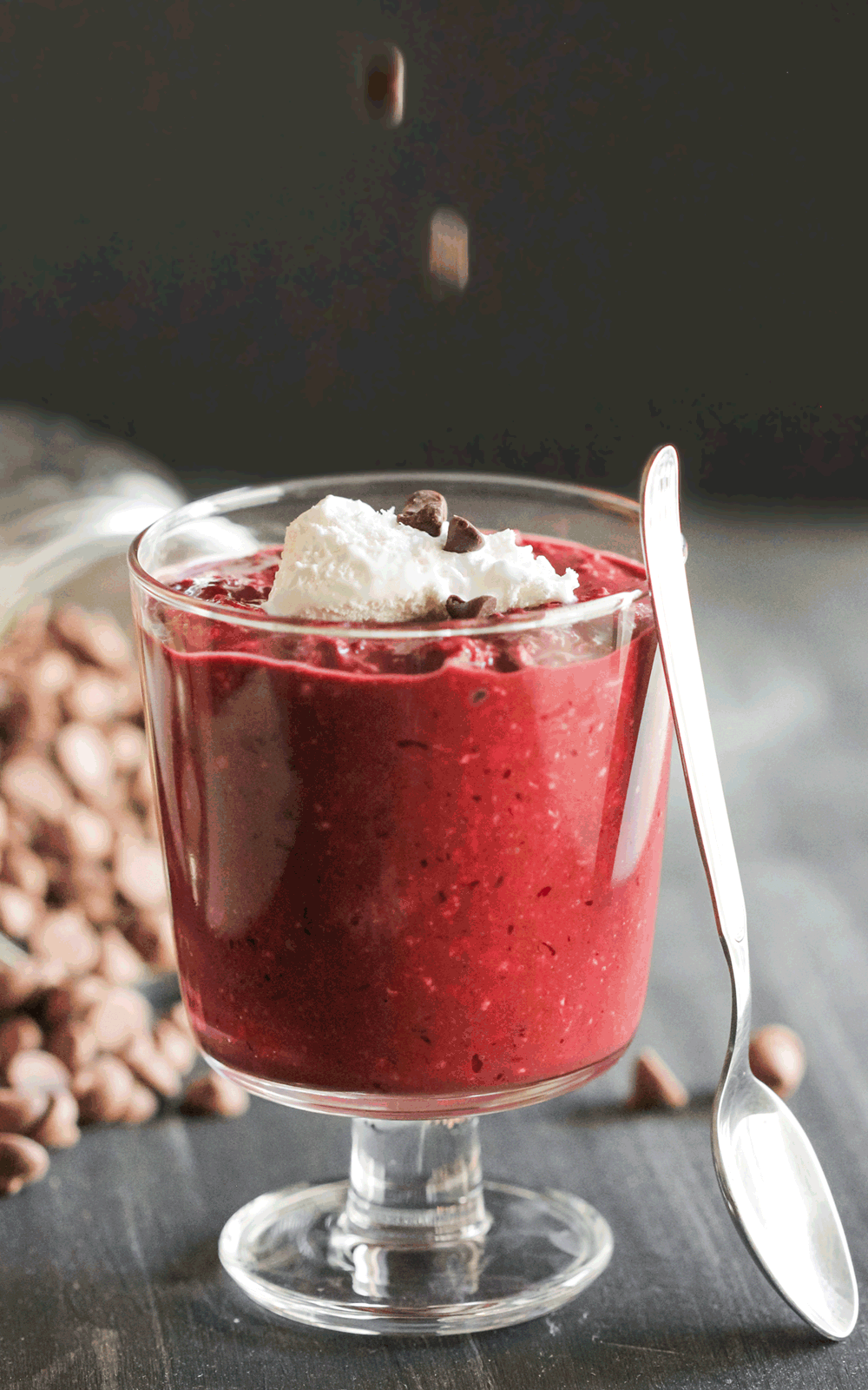 Have dessert for breakfast with these Healthy Red Velvet Overnight Dessert Oats! This single serving recipe is all natural (no artificial food dyes here) sugar free, high fiber, gluten free, dairy free, and vegan. Satisfy your morning sweet tooth while getting in some nutrition! Healthy Dessert Recipes with low calorie, low fat, low carb, and high protein options at the Desserts With Benefits Blog.