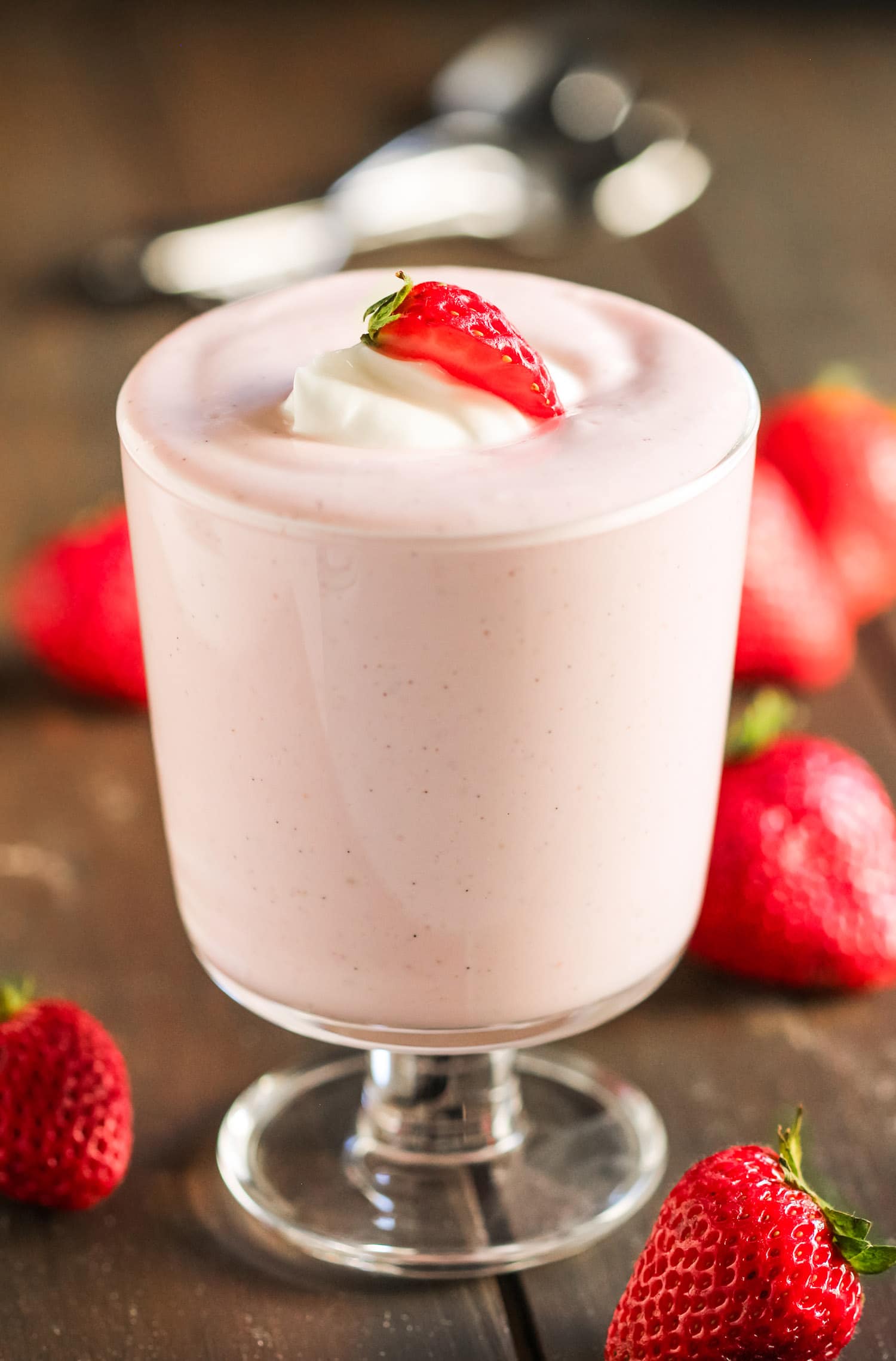 Healthy Strawberry Cheesecake Dip (70 calories)