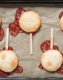 If you like pie but don't like sharing, then these Pie Pops are for YOU! You can make whatever flavor you like — strawberry to blueberry to apple to cranberry and more. These are a guaranteed crowdpleaser and no one could tell they’re totally guilt-free, low sugar, and vegan! Healthy Dessert Recipes at the Desserts With Benefits Blog (www.DessertsWithBenefits.com)