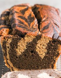 (How to make Marble Bread) This Marbled Chocolate Banana Bread is so moist, fluffy, springy, and sweet! It doesn't taste healthy, sugar free, gluten free, dairy free, high protein, or whole grain ONE BIT. It tastes like it's from a bakery!