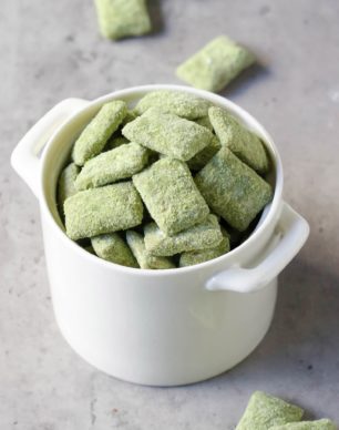 These Matcha Green Tea Muddy Buddies (Puppy Chow recipe) are the perfect, crunchy snack to satisfy the snack monster in you! Easy, no-bake, healthy, and sugar free too.